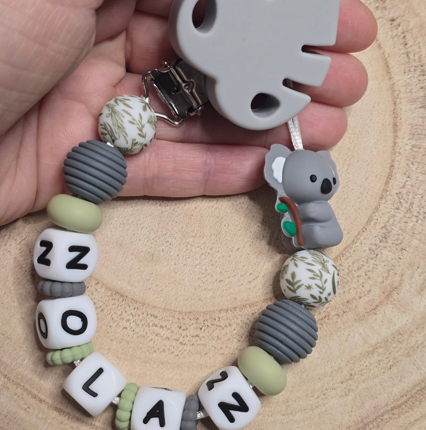Attache-tétine personnalisée Modèle Nolan koala eucalyptus