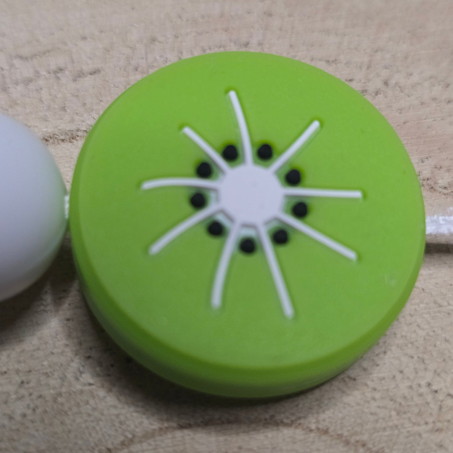 Attache-tétine personnalisée Modèle Manon Kiwi