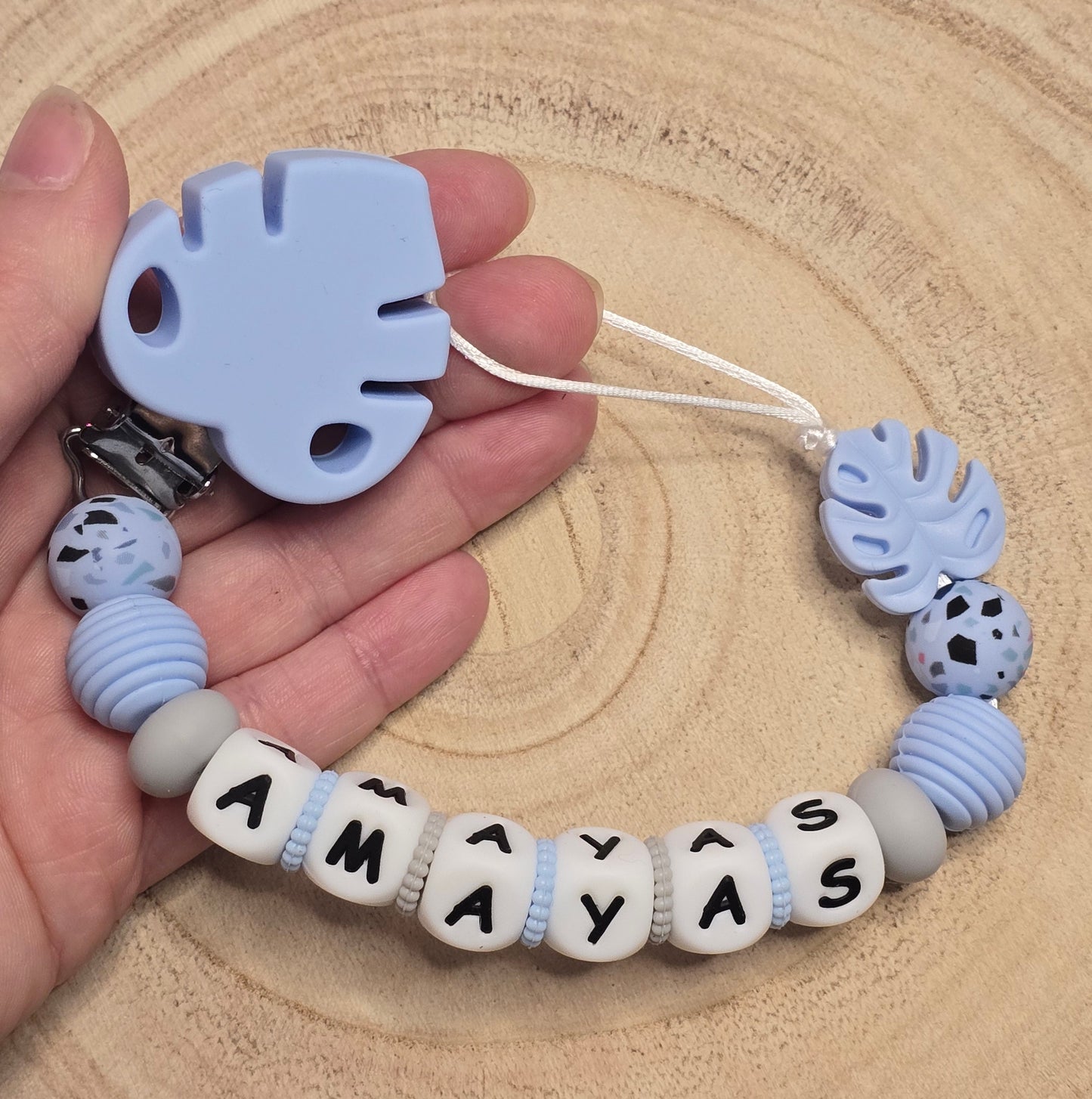 Attache-tétine personnalisée Modèle Amayas monstera
