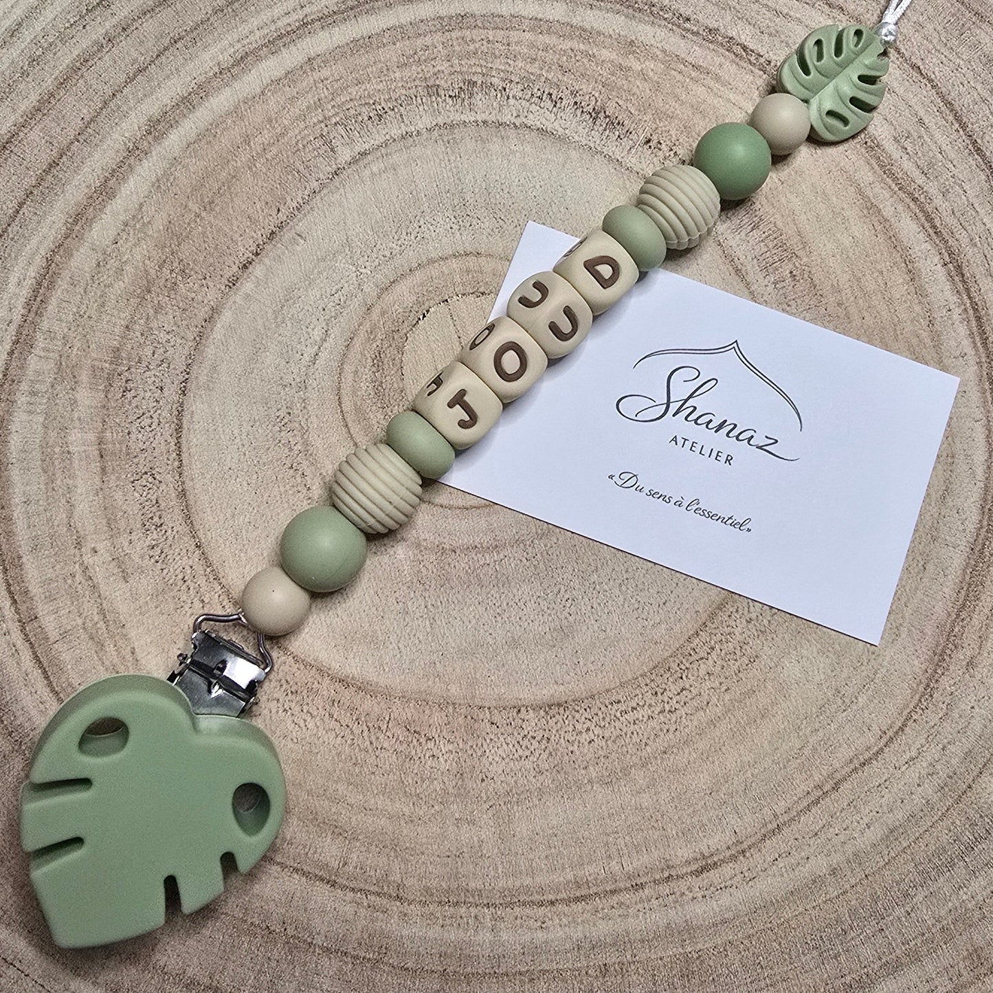 Attache-tétine personnalisée Modèle Joud monstera