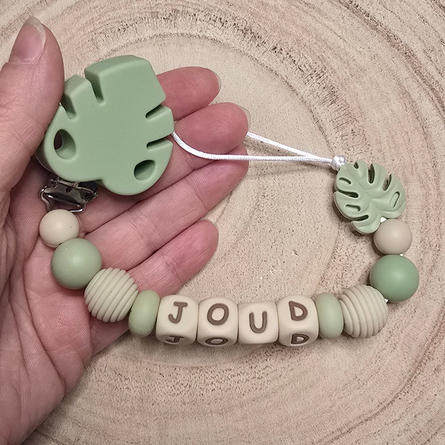 Attache-tétine personnalisée Modèle Joud monstera