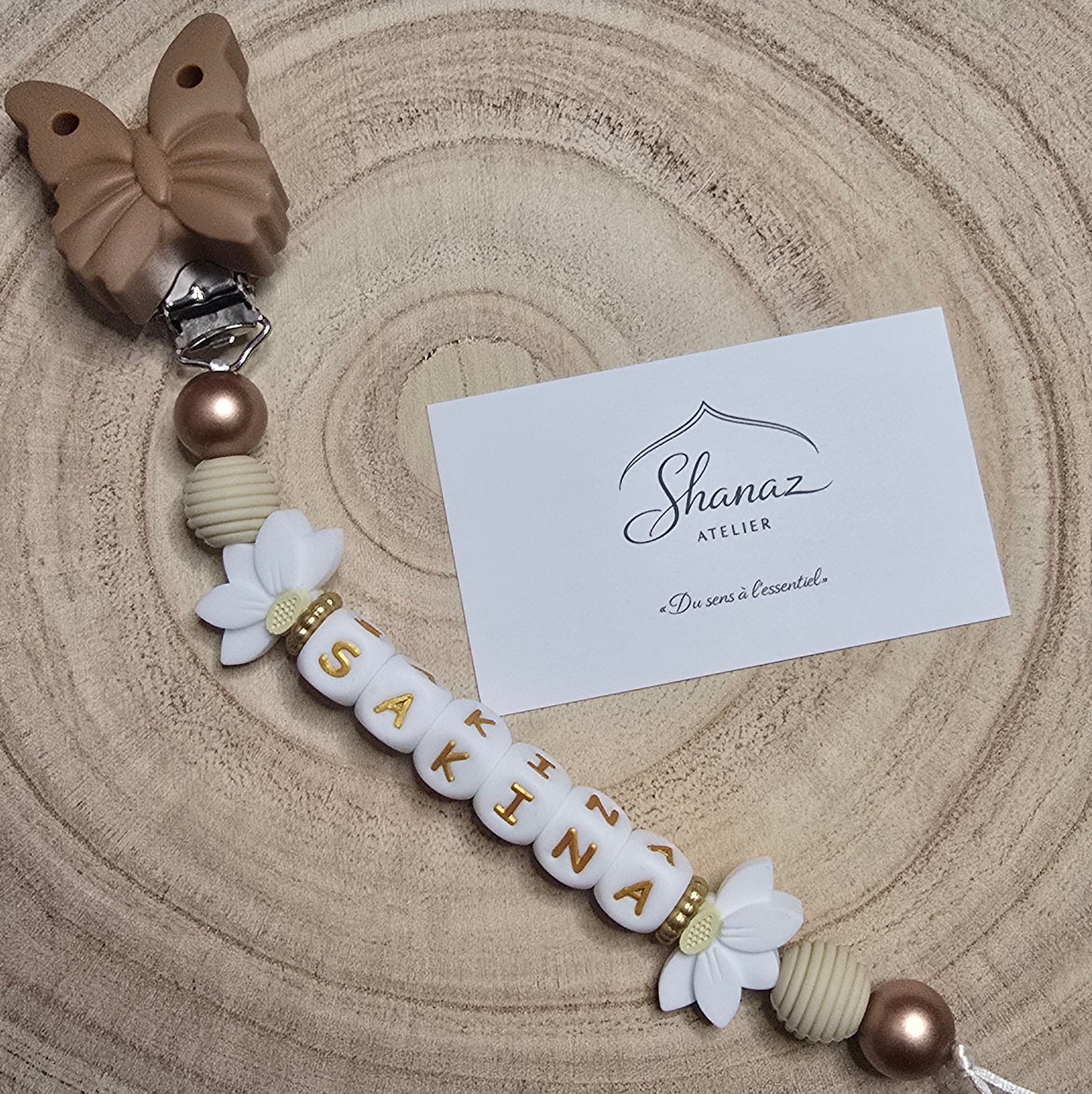 Attache-tétine personnalisée Modèle Sakina paillon élégance