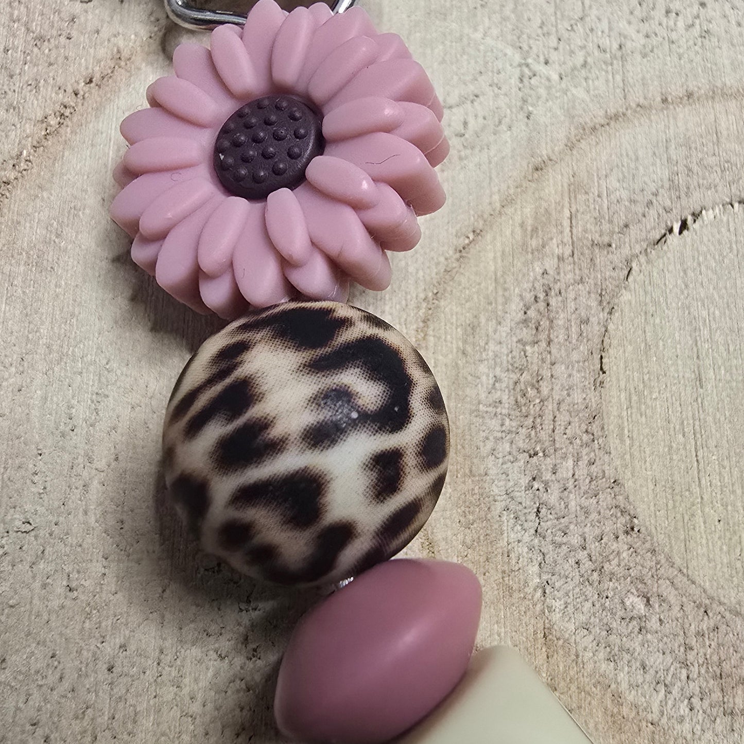 Attache-tétine personnalisée Modèle Sienna léopard fleuri