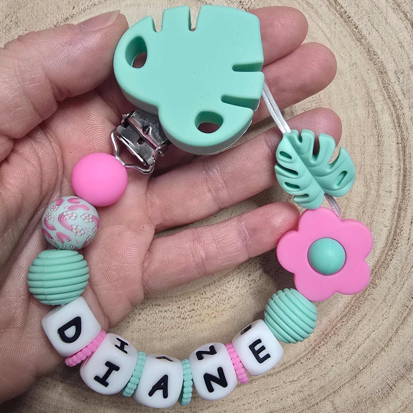 Attache-tétine personnalisée Modèle Diane Jardin acidulé