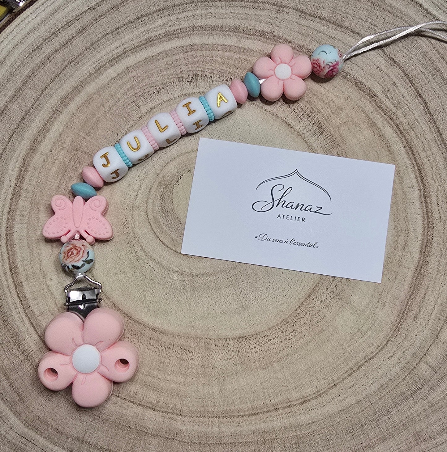 Attache-tétine personnalisée Modèle Julia Papillon fleuri