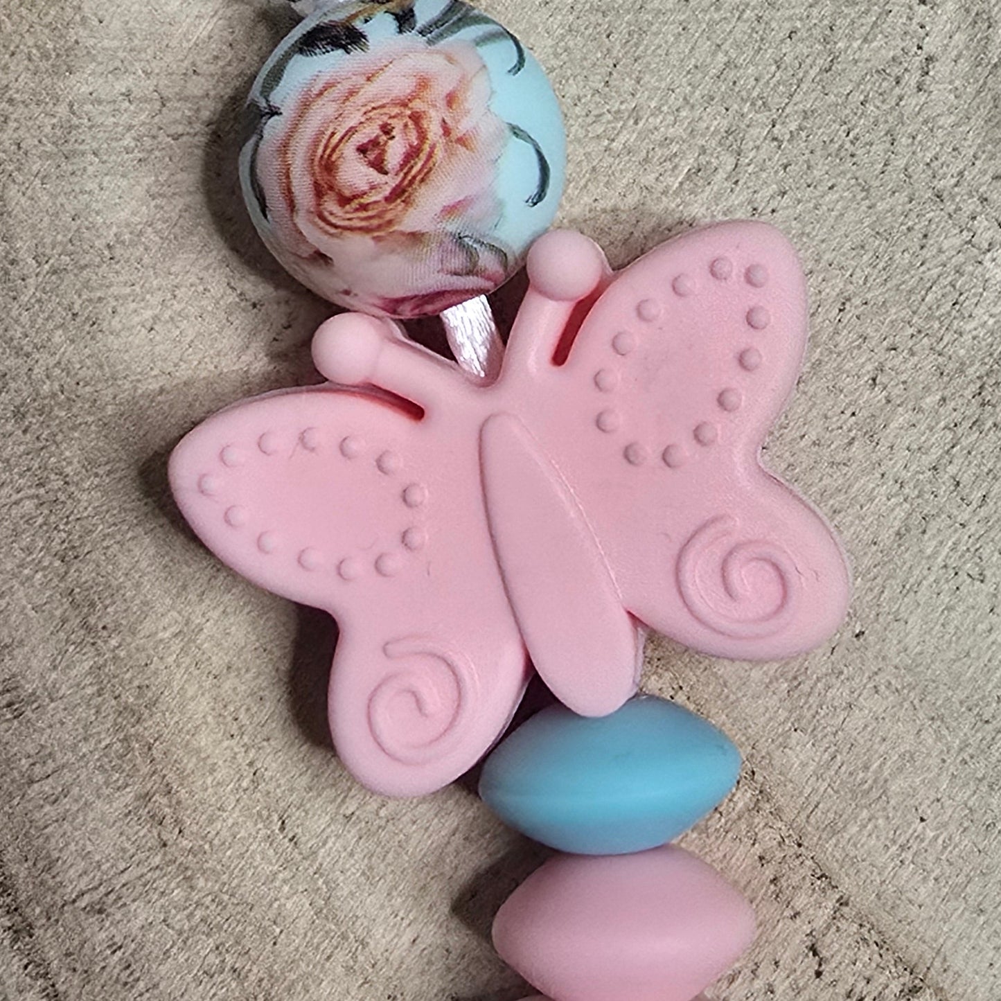 Attache-tétine personnalisée Modèle Julia Papillon fleuri