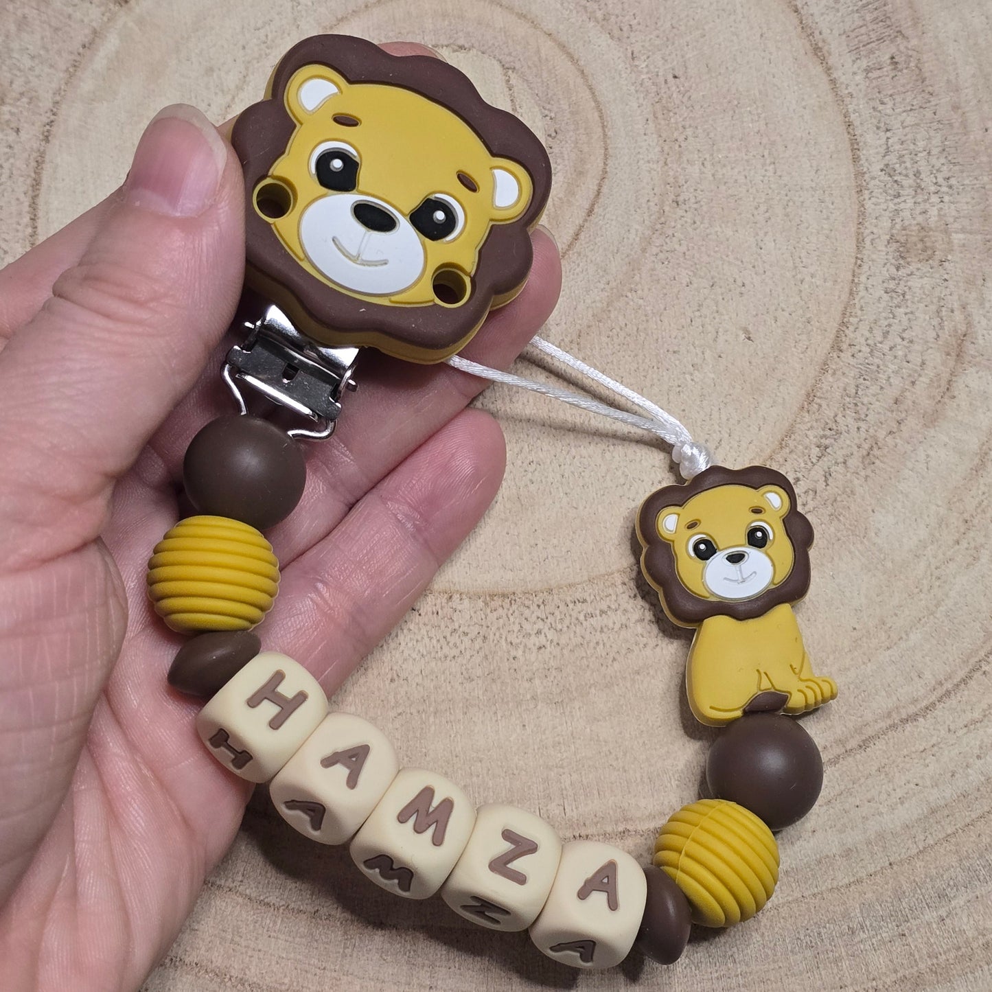 Attache-tétine personnalisée Modèle Hamza Lion