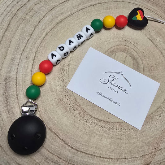 Attache-tétine personnalisée Modèle Adama Afrique