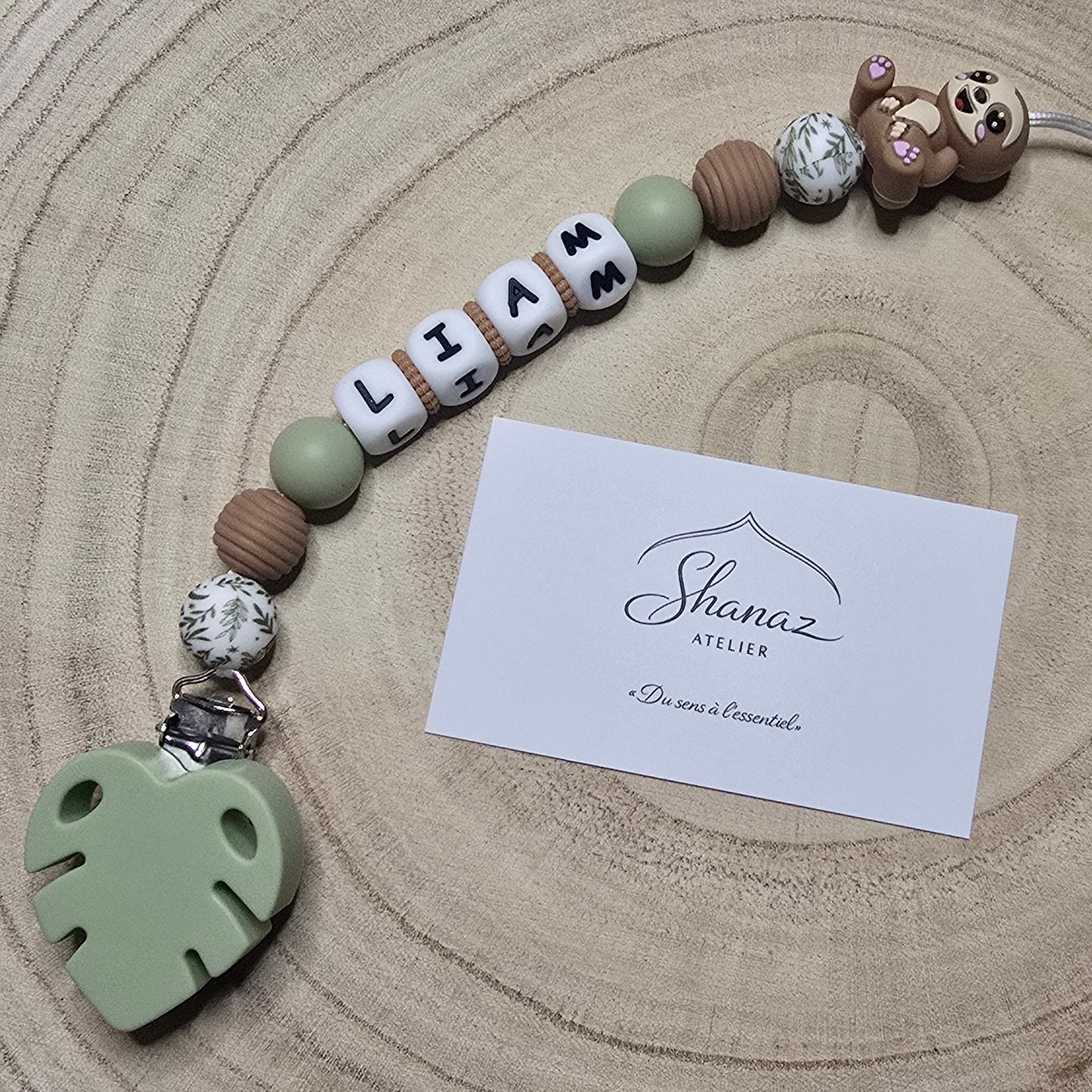 Attache-tétine personnalisée Modèle Liam Paresseux de la jungle