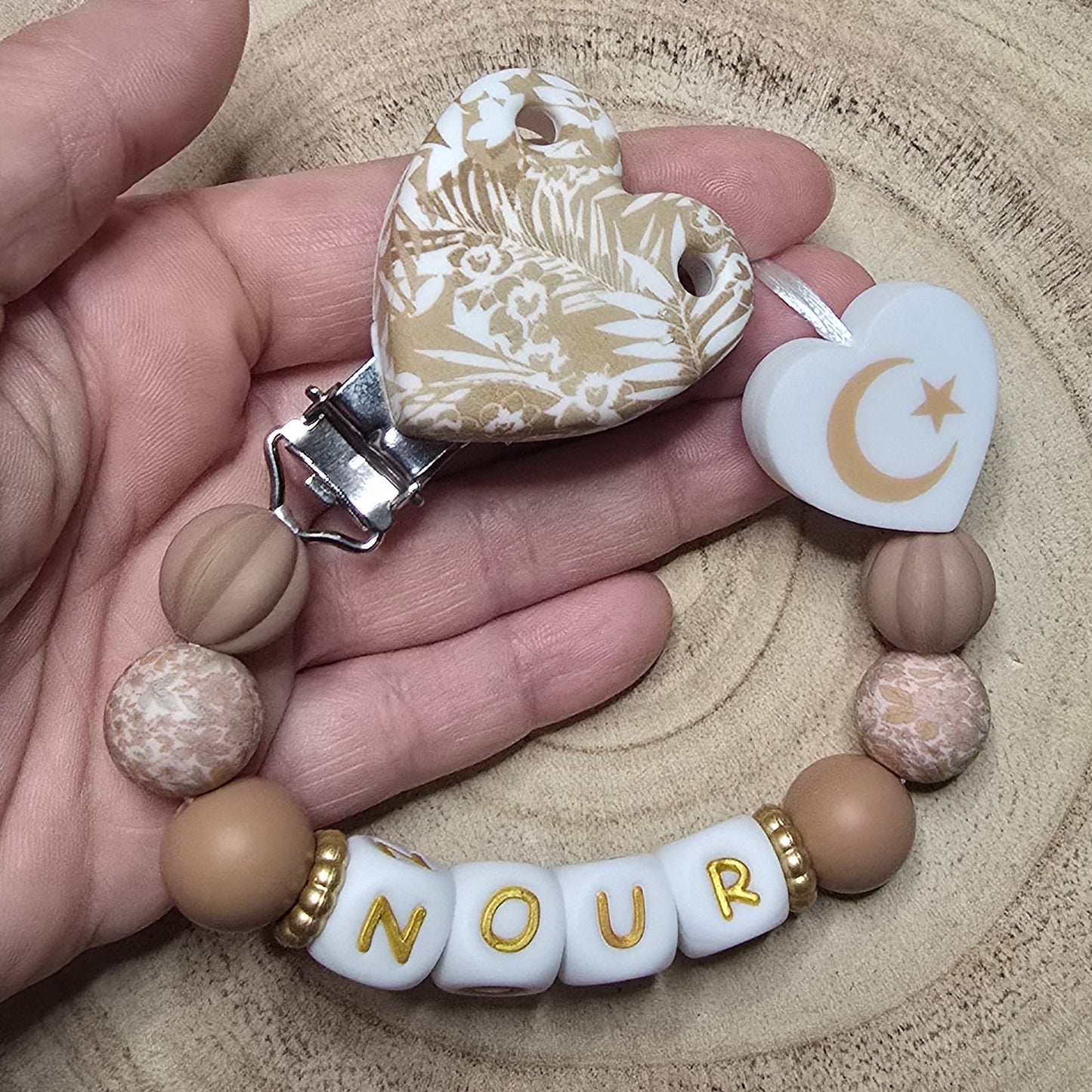 Attache-tétine personnalisée Modèle Nour Élégance musulmane
