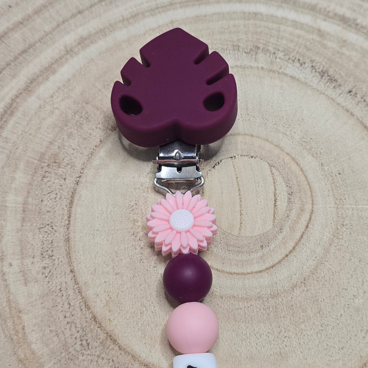 Attache-tétine personnalisée Modèle Alice Renard fleuri