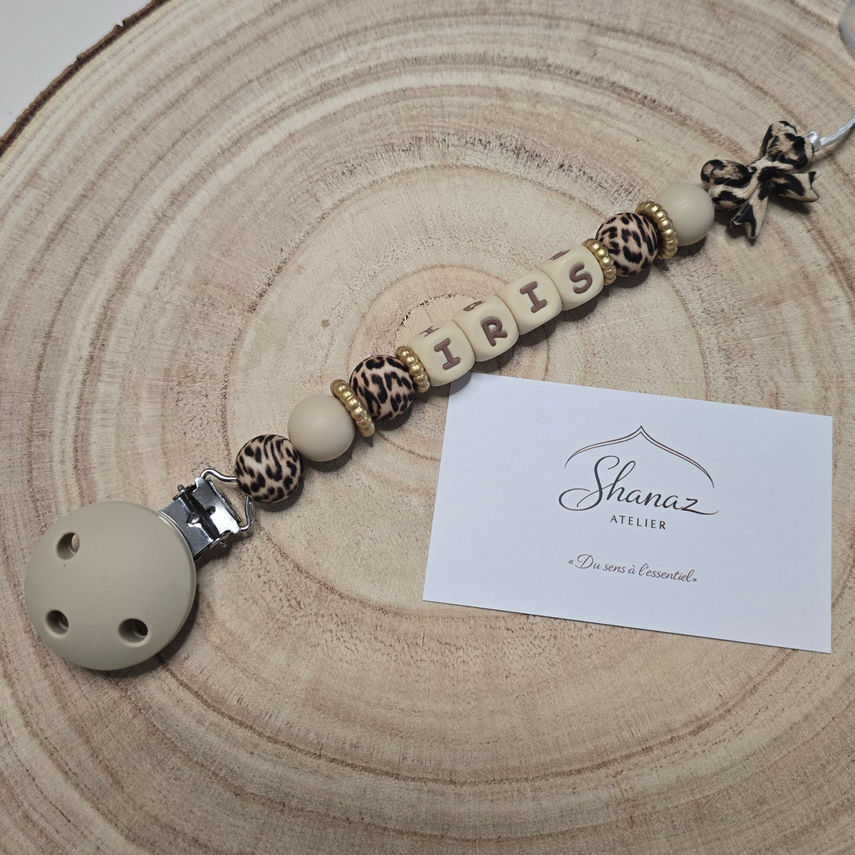 Attache-tétine personnalisée Modèle Iris Nœud léopard